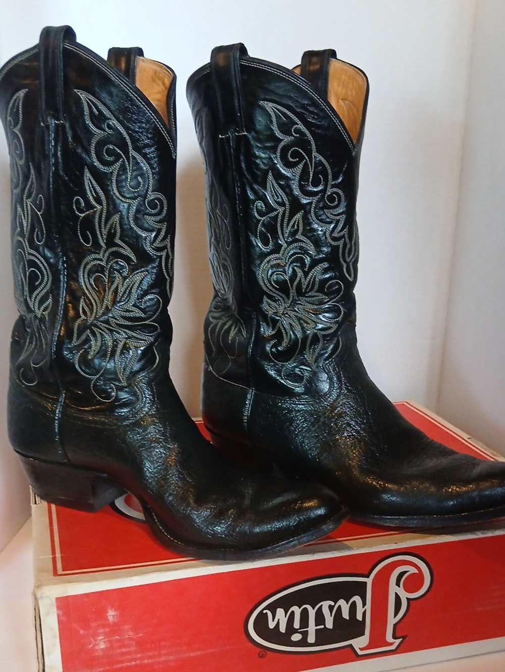 Justin Boots Black Leather Western Cowboy Boots with Silver Stitching